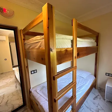 Palm Hotel *
