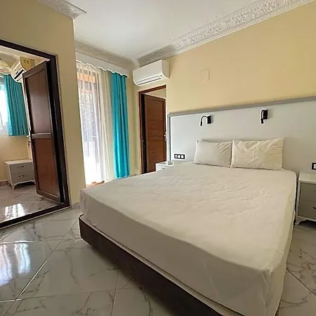 Palm Hotel